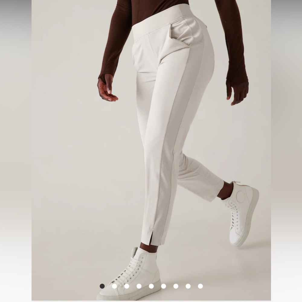 Athleta BROOKLYN MID RISE ANKLE PANT Beige size 18